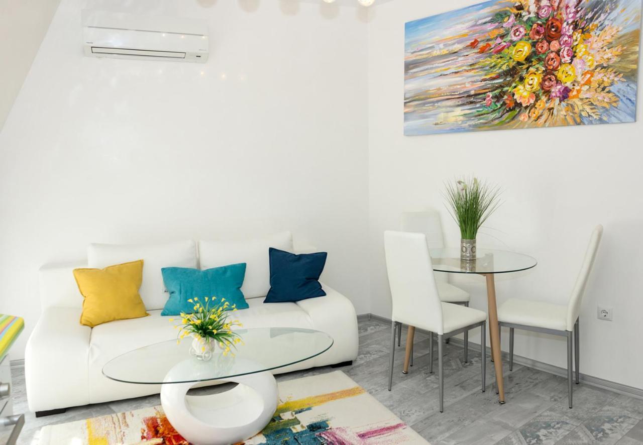 Acrylic & Pastel Apartments Varna Exterior foto